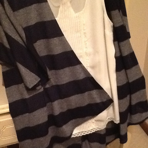 LuLaRoe Open Striped Cardigan- flattering!! - Picture 7 of 8